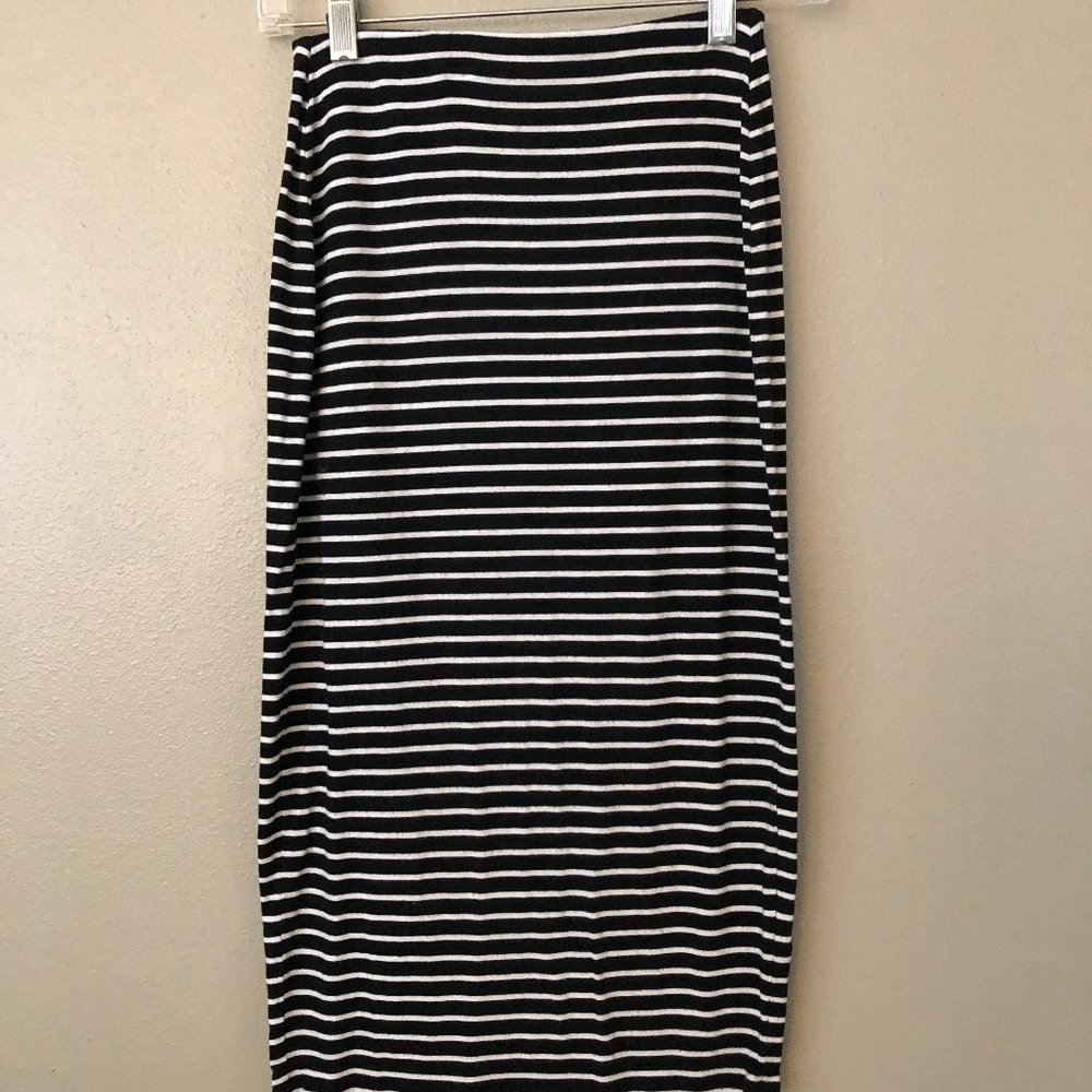 Old Navy Striped Pencil Skirt